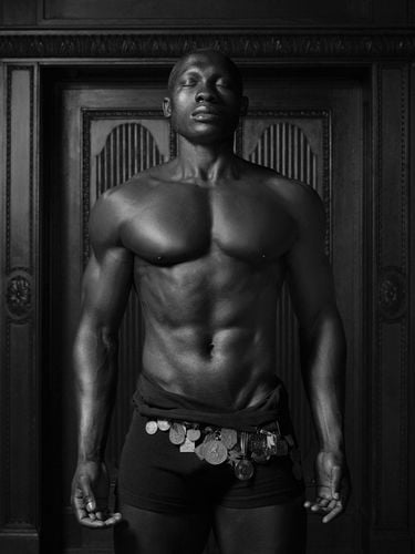 Erwin Olaf. Volume II Авт: Erwin Olaf Francis Hodgson Вид-во: Aperture - фото 4