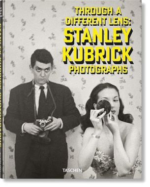 Stanley Kubrick Photographs. Through a Different Lens Stanley Kubrick Photographs. Through a Different Lens - Фотографія
